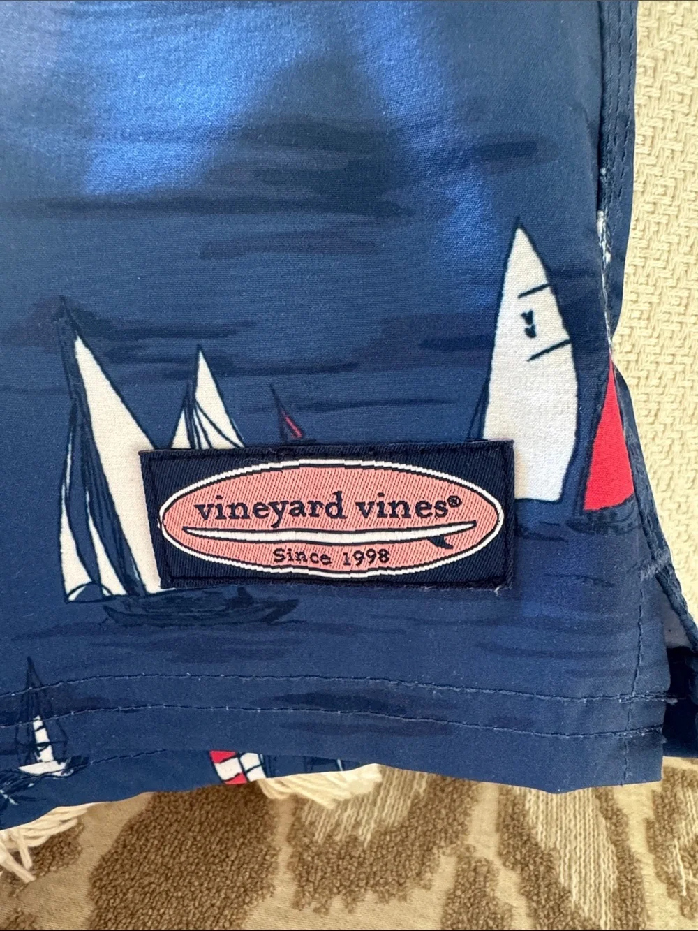 Men’s Vineyard Vines Navy and White Coastal Swim Shorts size Lg